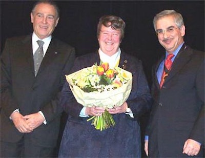 2005 03 08 10 56 39 706