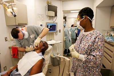 2005 12 26 11 17 07 706