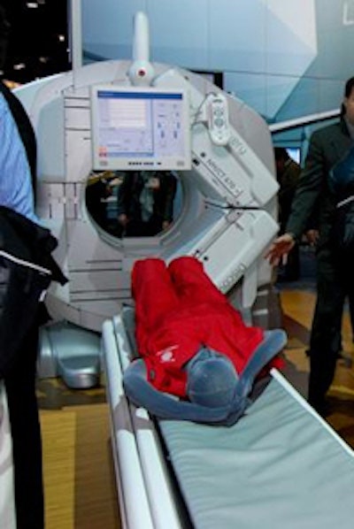 2010 11 30 11 32 29 903 Ge Discovery Nmct 670 200