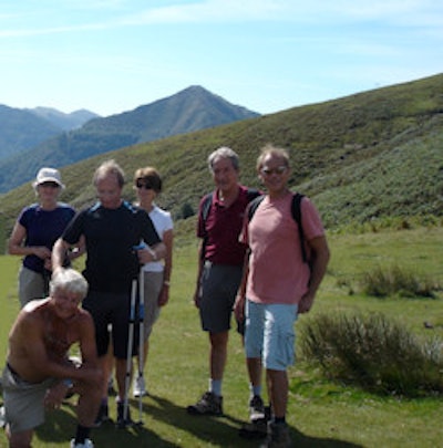 Alpine relaxation: From left to right are Dr. Pierre Schnyder from Lausanne, Diana Flower, Dr. Christopher Flower from Cambridge, Dr. Dominique Grenier, Dr. Lorenzo Bonomo, and Dr. Christian Herold.