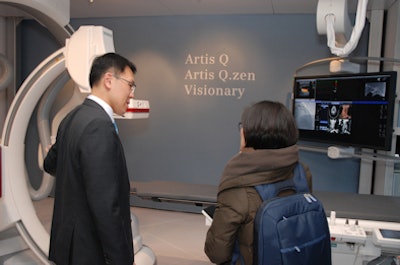 2012 11 28 11 37 24 639 Siemnes Artis Q Zen 01 394