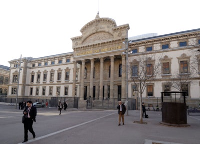 The Hospital Clinic de Barcelona is the first hospital in Europe to use an electronic clinical decision-support system interfaced with a computerized physician order-entry system to assist referring physicians in selecting the most appropriate diagnostic imaging exam based on ESR best practice guidelines.
