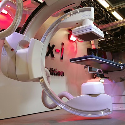 Infinix-i Rite Edition features a novel dual C-arm design.