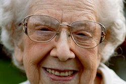 2016 12 07 15 33 51 25 Woman Senior Citizen 400