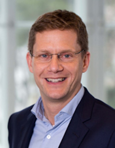 Dr. Christian Loewe.