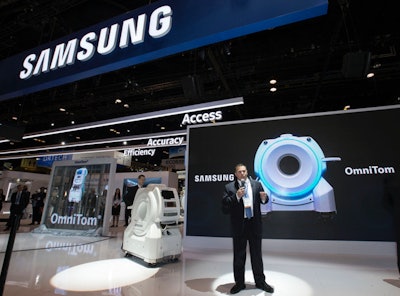 Samsung Electronics debuts the OmniTom mobile 16-slice CT scanner at RSNA 2017. Image courtesy of Samsung.