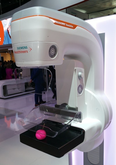 Mammomat Revelation features a wide 50° scanning range.