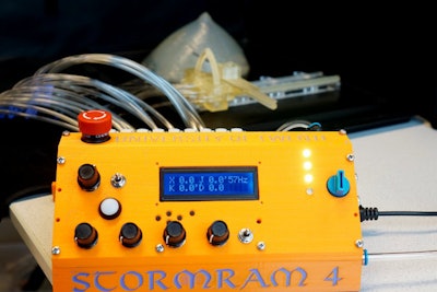 The Stormram 4 controller is connected to the Stormram 4 via air tubes that are 5 meters long.