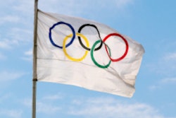 2018 02 23 20 43 3043 Olympic Flag 400