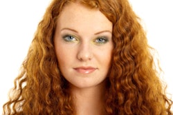 2018 11 20 17 51 4041 Woman Redhead 400