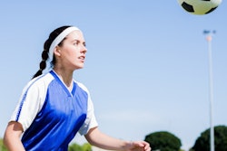 2019 01 10 22 59 4151 Soccer Ball Woman Heading 400