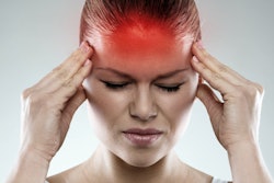 2019 05 20 18 23 4612 Woman Headache 400