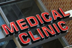 2019 07 16 23 22 5287 Medical Clinic Sign 400