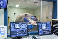 2019 11 27 18 42 6025 Mri Control Room 400