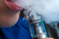 2019 12 19 22 47 0889 Vaping E Cigarette Woman 400