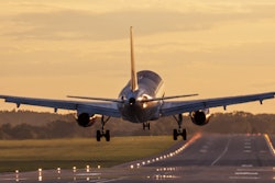 2020 04 21 21 57 4715 Airplane Takeoff2 400