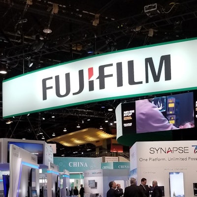 2020 01 22 18 27 0444 Fujifilm Rsna 2019 400