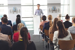 2020 06 04 18 33 1924 Conference Business 400