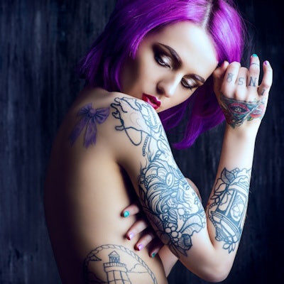 2020 08 10 19 45 8119 Tattoo Girl Purple Hair 400