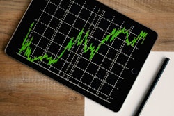 2021 04 21 18 21 0229 Financials Growth Revenue Business2 400