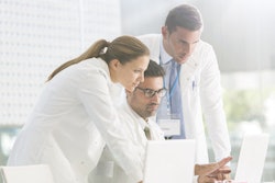 2021 06 25 16 27 4800 Scientists Collaborate Team 400