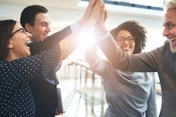 2021 07 09 21 04 1216 Business Team High Five 400