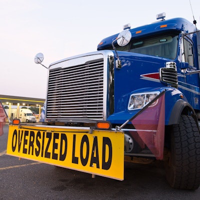 2021 07 20 18 20 0010 Truck Oversize Load 400