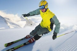 2021 12 02 00 30 0234 Skier 400