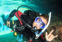 2022 03 25 15 09 7026 Scuba Love 400