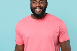 2022 04 08 23 20 0935 Man Wearing T Shirt 400