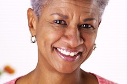 2022 05 31 18 01 8877 Woman Black Older Smiling 400