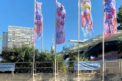 2022 07 26 16 35 6533 2022 07 27 Ecr Flags 400