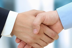 2022 06 28 17 30 2684 Hands Shaking V3 400