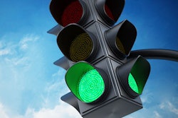2023 01 05 21 25 9886 Green Traffic Light 400