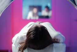 2022 08 05 15 09 3736 Tomograph Girl 400