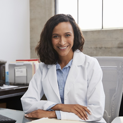 Doctor Female Young Desk 400