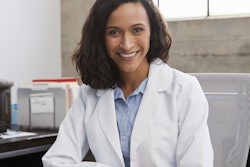 Doctor Female Young Desk 400