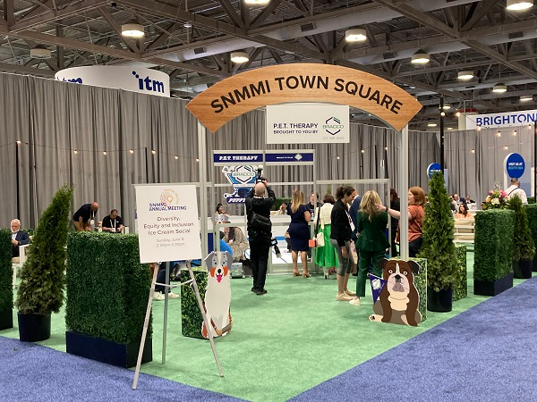 The SNMMI Town Square featured a space that highlighted the benefits of pet therapy.