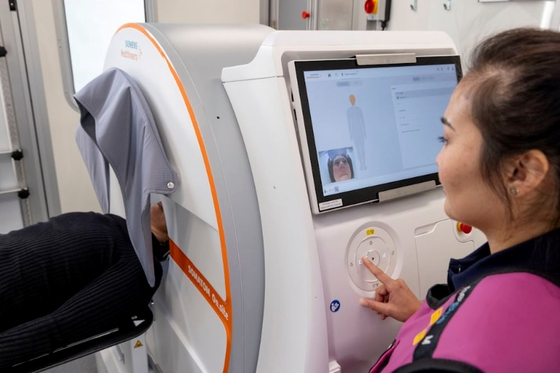 The Stroke Connect digital platform allows hospital physicians to assess clinical patient data remotely. Image courtesy of Siemens.