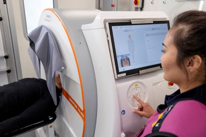 Stroke Module Siemens unveils mobile stroke unit at ISC | AuntMinnie