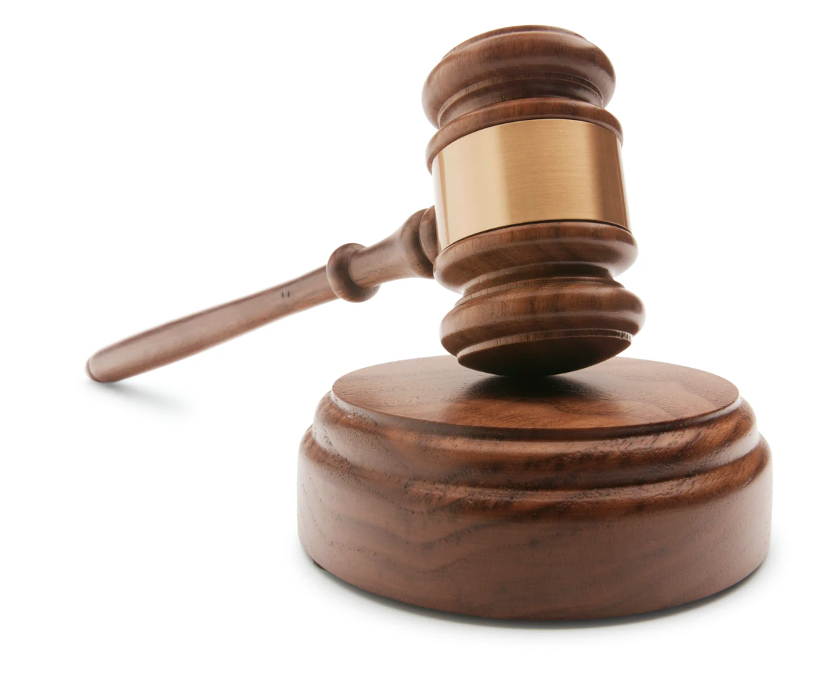 裁判所は、肺がんの胸部X線の限界を認識していますか？