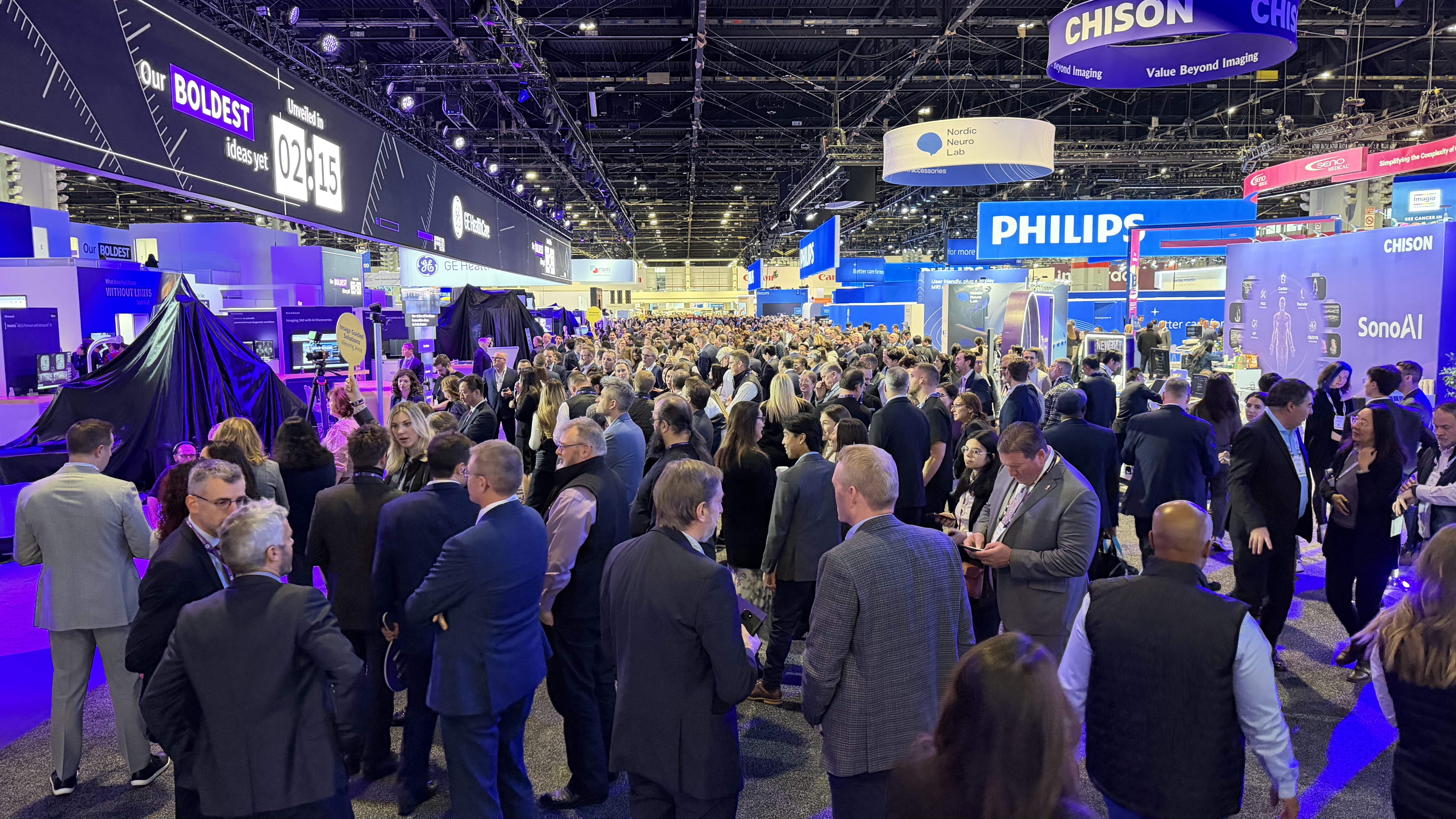 More of the crowd at RSNA 2025
