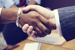 Business Handshake 400 (1)