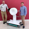 Wellumio co-founders Dr Shieak Tzeng and Dr Sergei Obruchkov with the Axana portable stroke detection device.