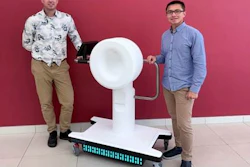 Wellumio co-founders Dr Shieak Tzeng and Dr Sergei Obruchkov with the Axana portable stroke detection device.