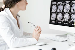 Doctor Woman Ct Scan 400